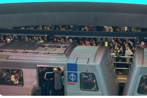 Manhã de caos no metrô de São Paulo